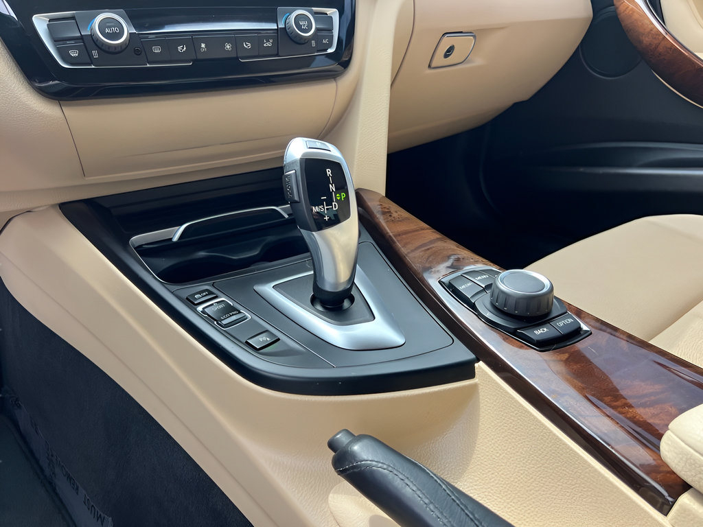 Used 2018 BMW 320i Sedan RWD image 48