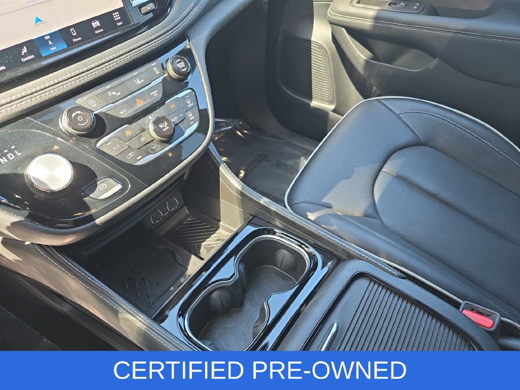 Used 2025 Chrysler Pacifica Limited FWD image 25