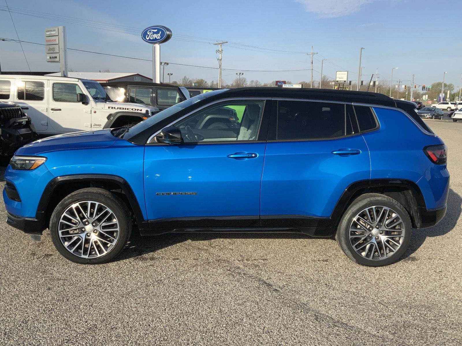 Used 2022 Jeep Compass Limited w/ Elite Group image 8