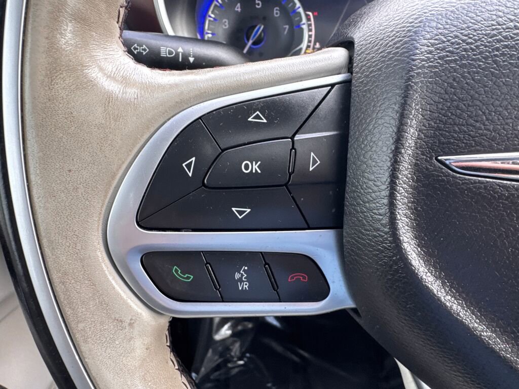 Used 2017 Chrysler Pacifica Limited FWD image 45