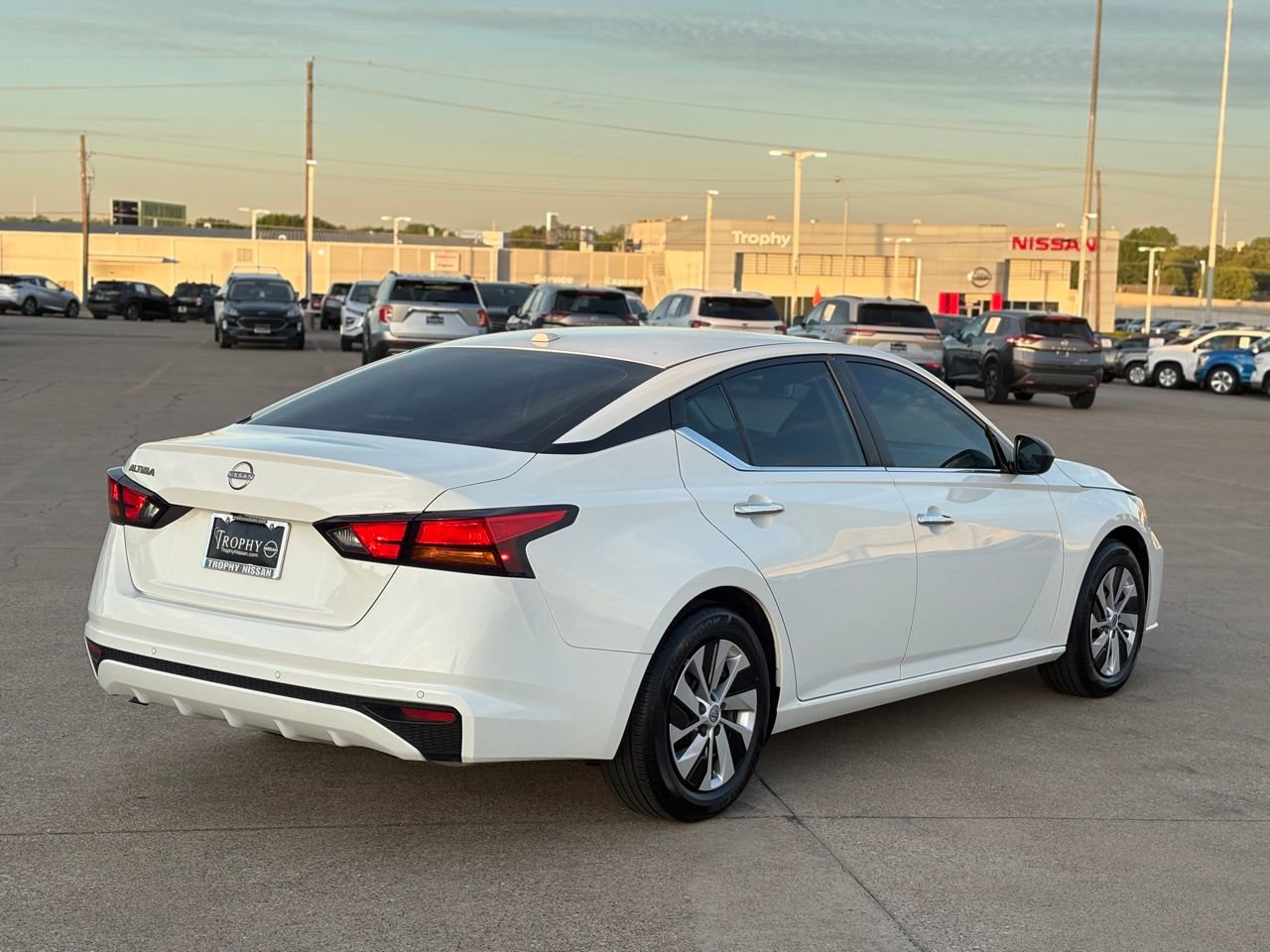 Used 2025 Nissan Altima 2.5 S image 8