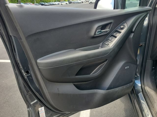 Used 2016 Chevrolet Trax LTZ FWD image 35