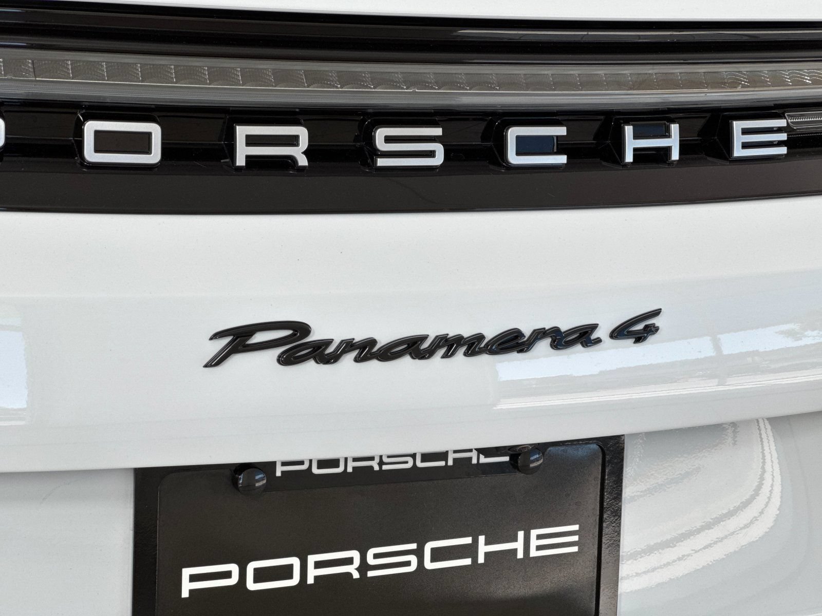 Used 2026 Porsche Panamera 4 E-Hybrid AWD/4WD image 28