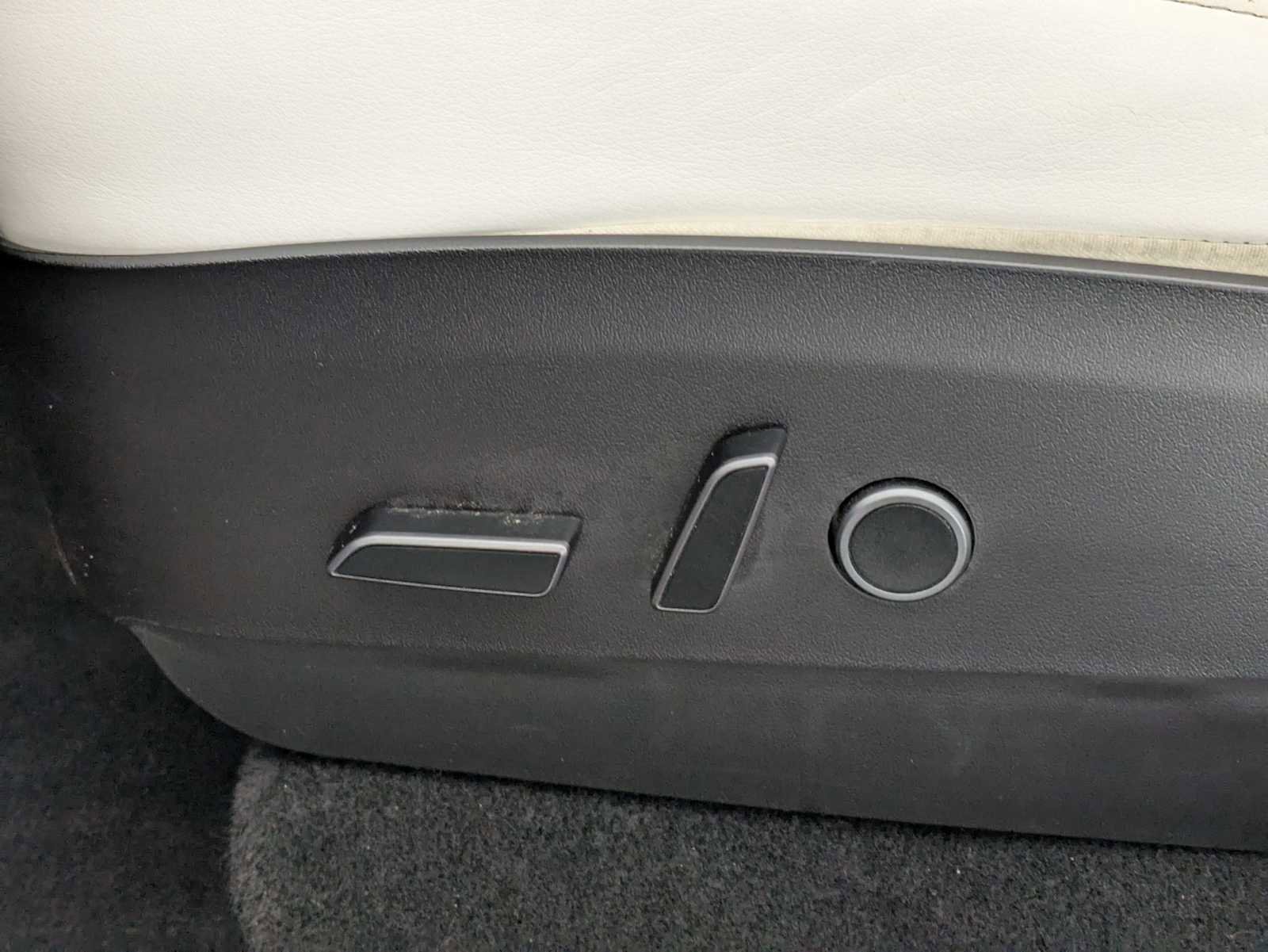 Used 2023 Tesla Model Y Long Range image 17