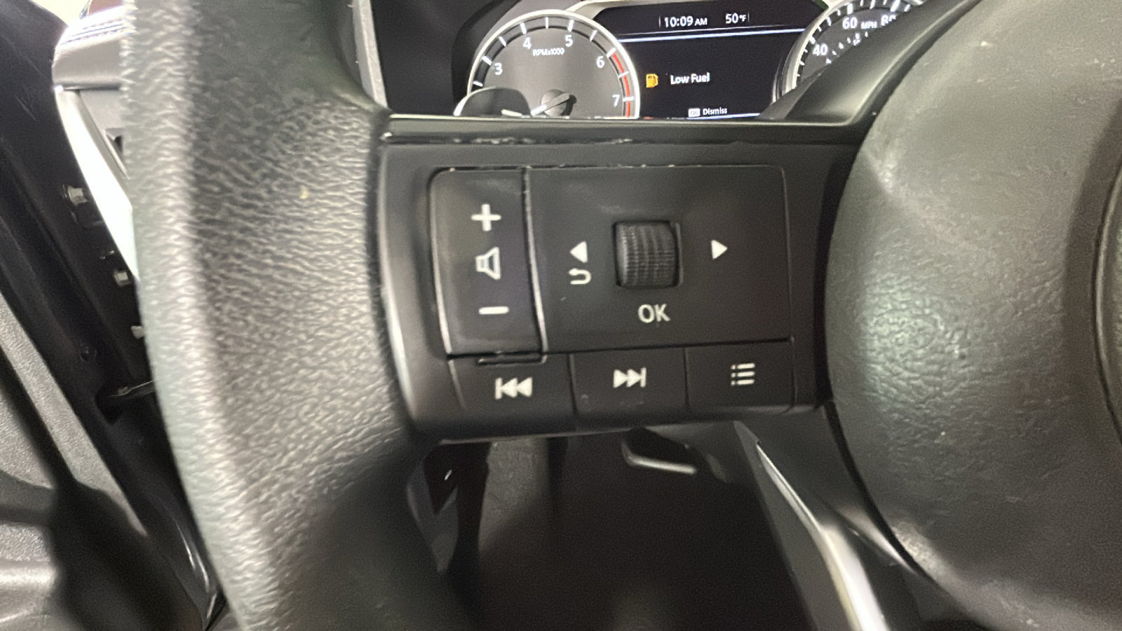 Used 2023 Nissan Rogue S AWD/4WD image 20