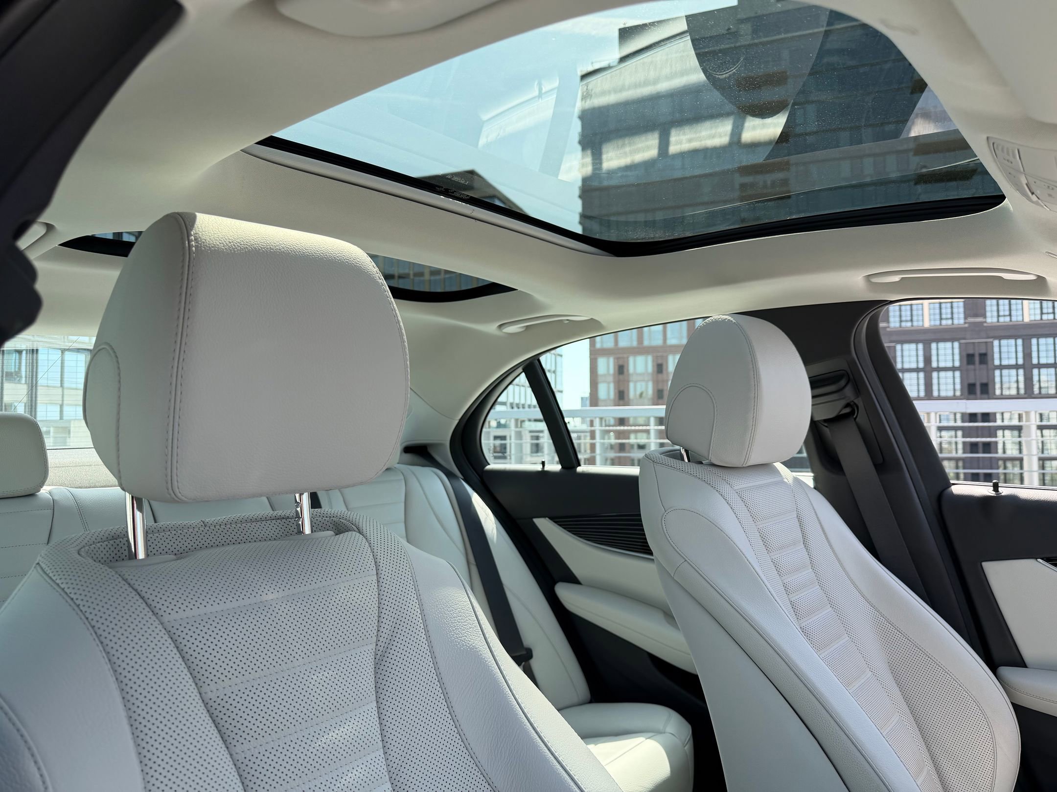 Used 2022 Mercedes-Benz E 450 4MATIC Sedan image 13