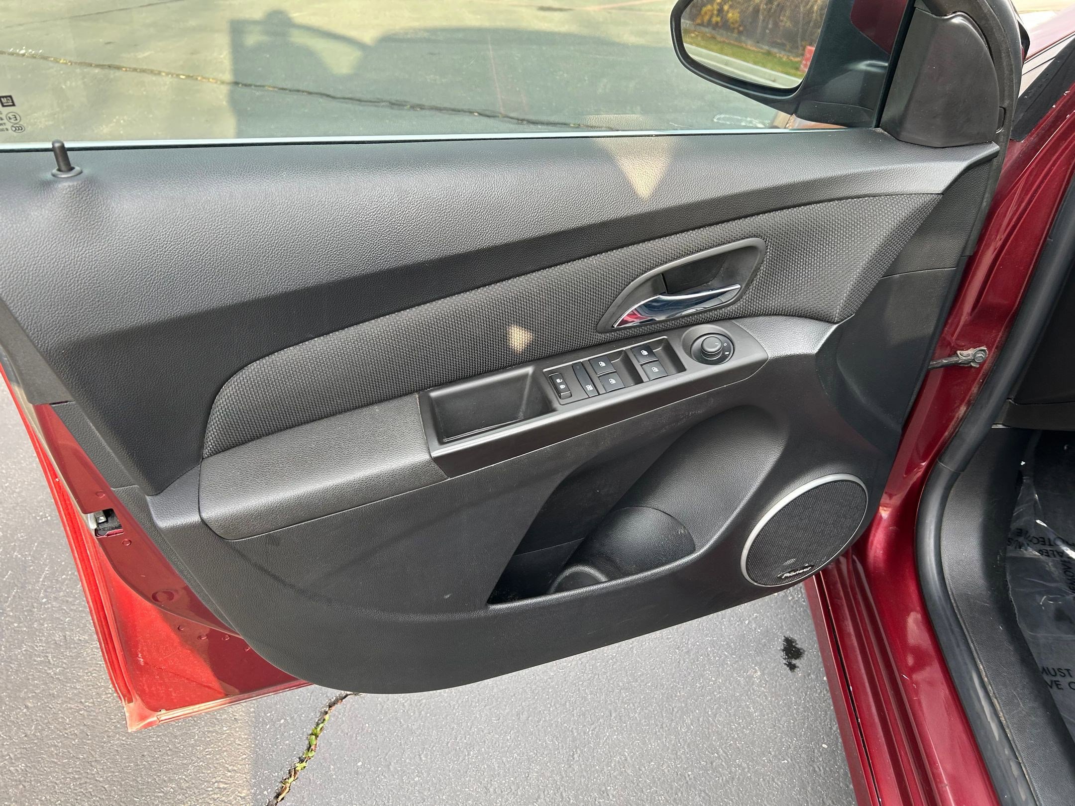 Used 2015 Chevrolet Cruze LTZ w/ Sun, Sound and Sport Package image 9