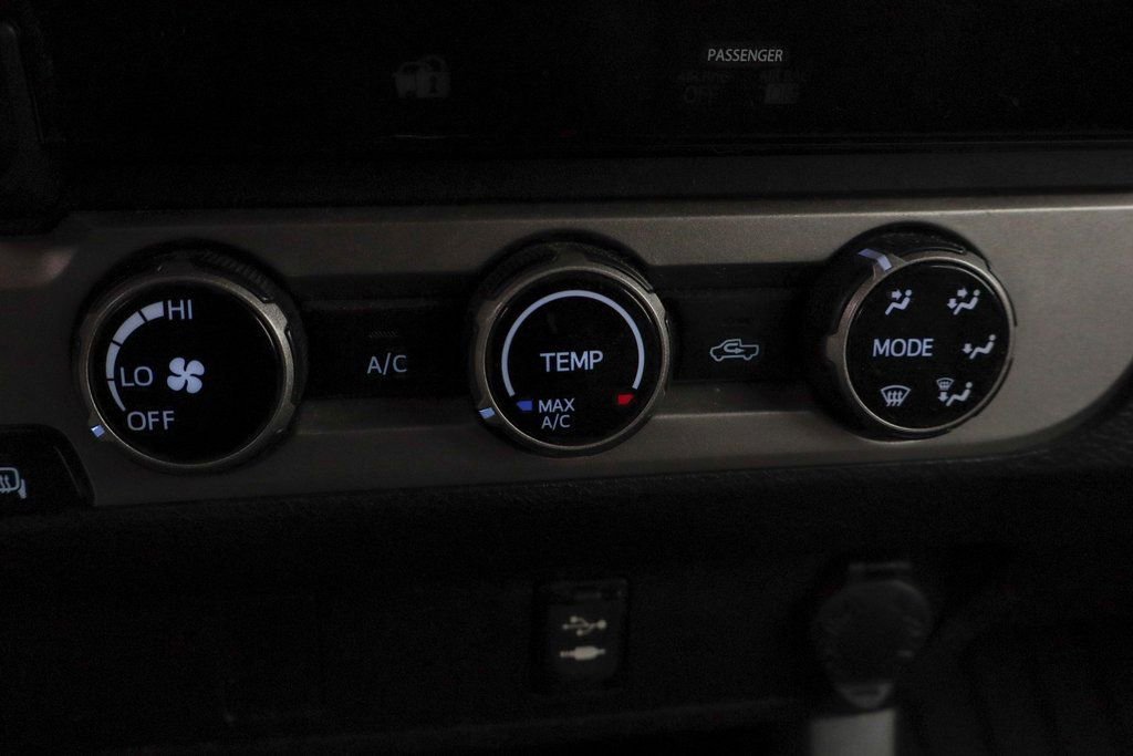 Used 2016 Toyota Tacoma SR image 29