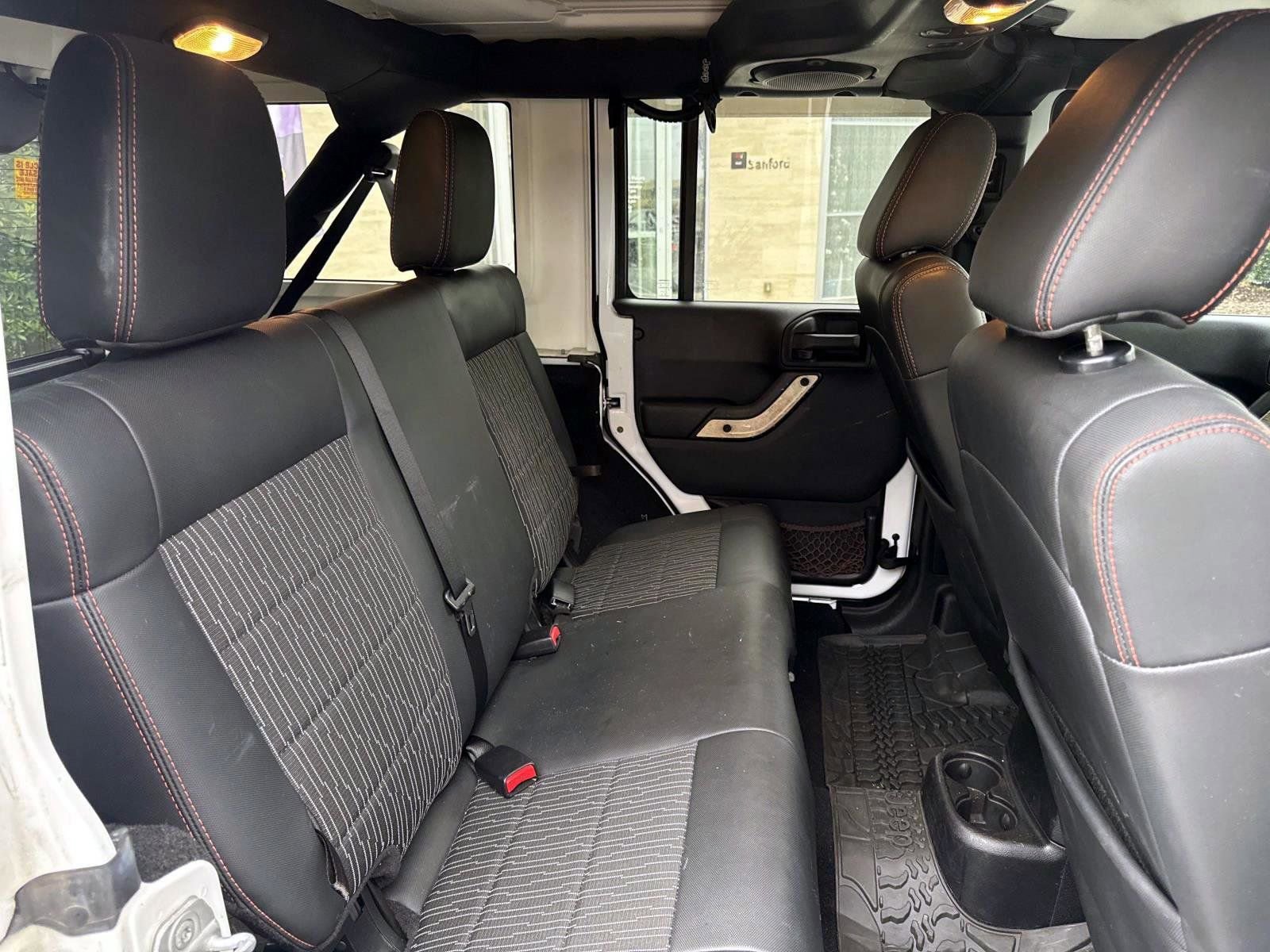 Used 2012 Jeep Wrangler Unlimited Sahara image 17