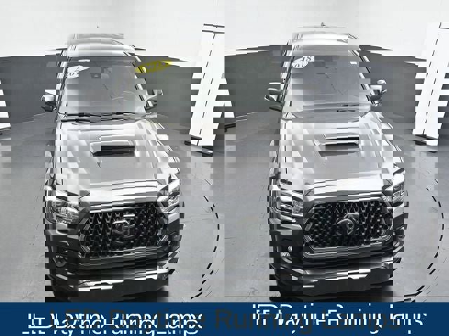 Used 2018 Toyota Tacoma TRD Sport image 19