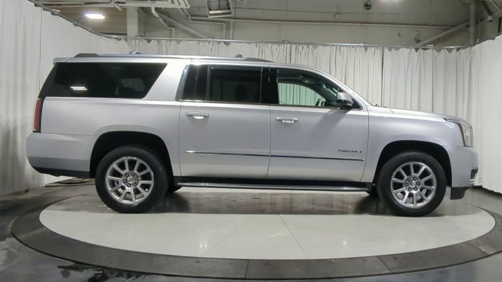 Used 2020 GMC Yukon XL Denali w/ Open Road Package AWD/4WD image 11