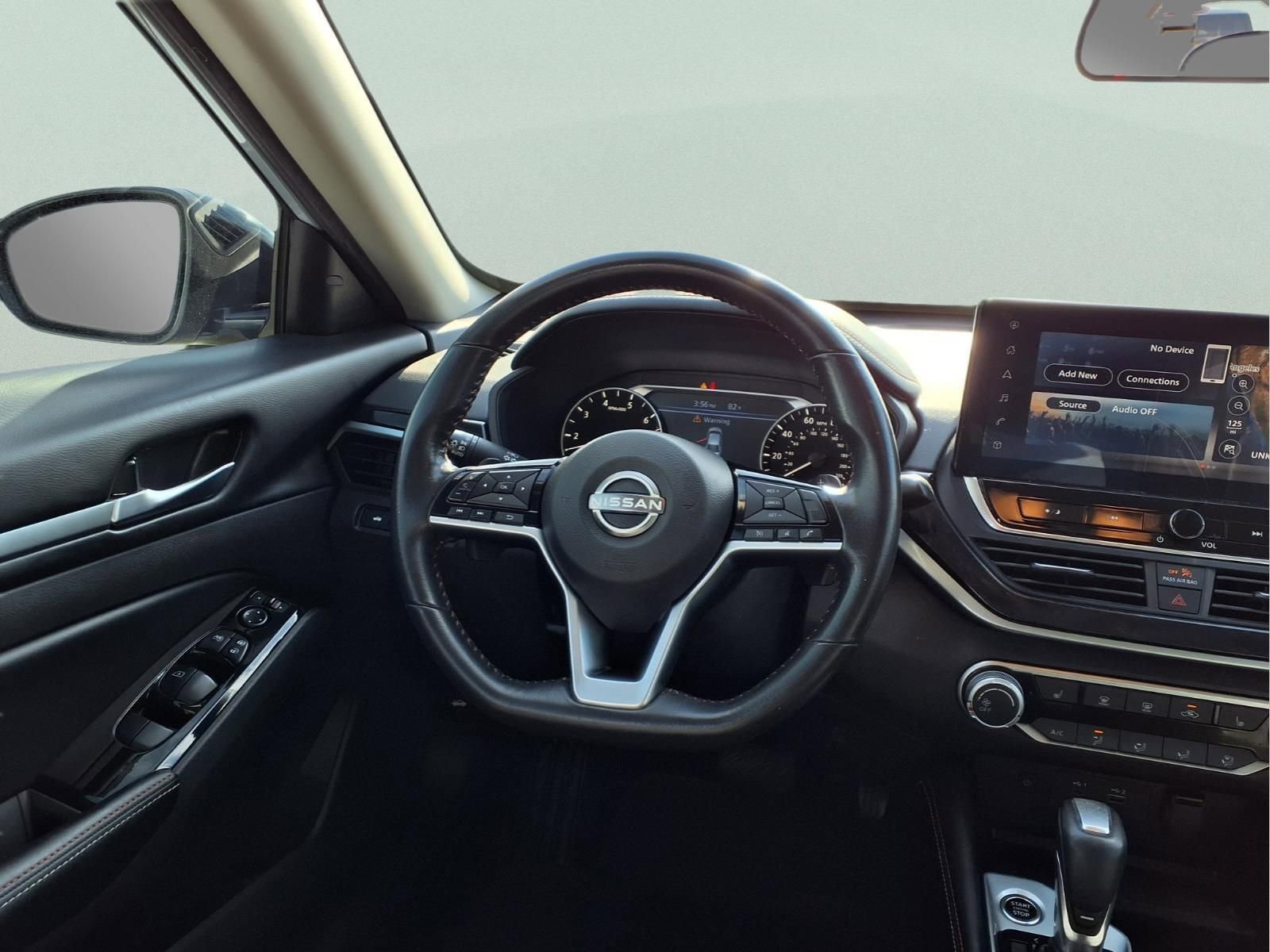 Used 2024 Nissan Altima 2.5 SR w/ SR Premium Package image 15