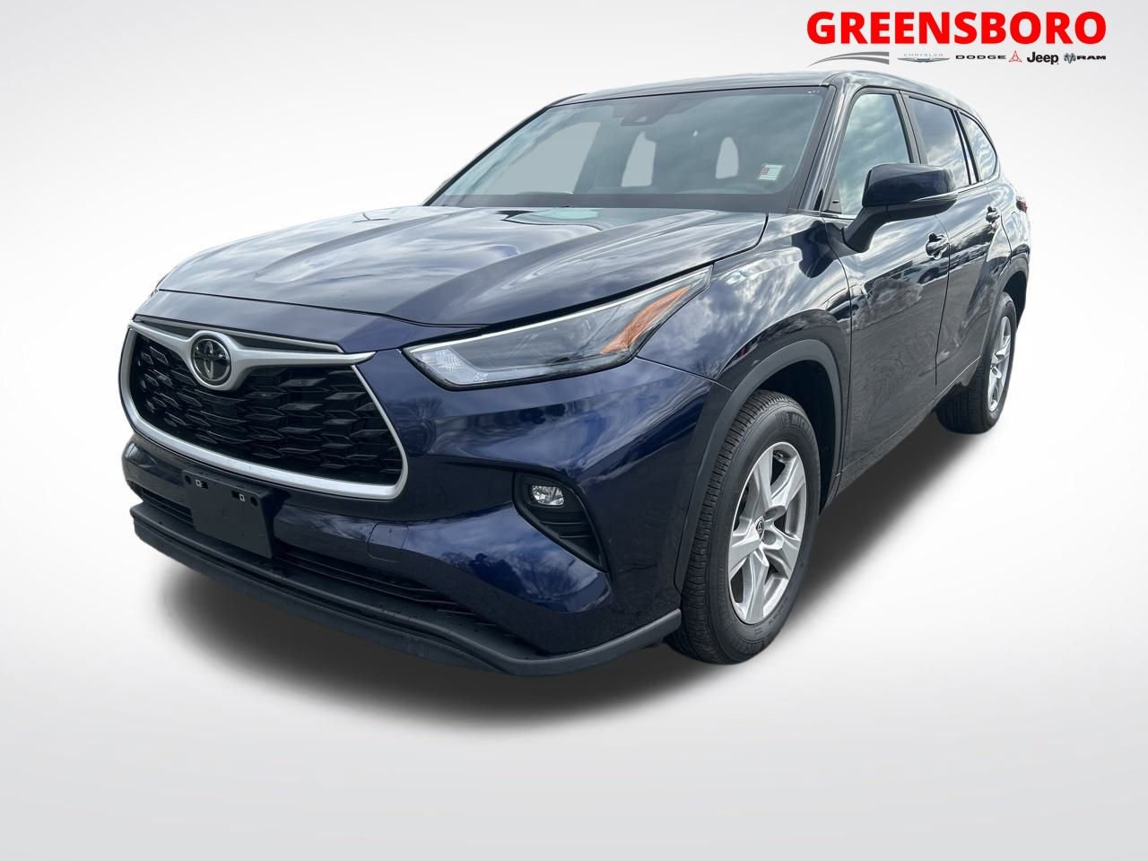 Used 2023 Toyota Highlander LE image 1