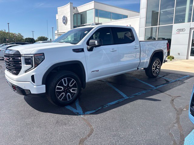 Used 2023 GMC Sierra 1500 AT4 AWD/4WD image 1