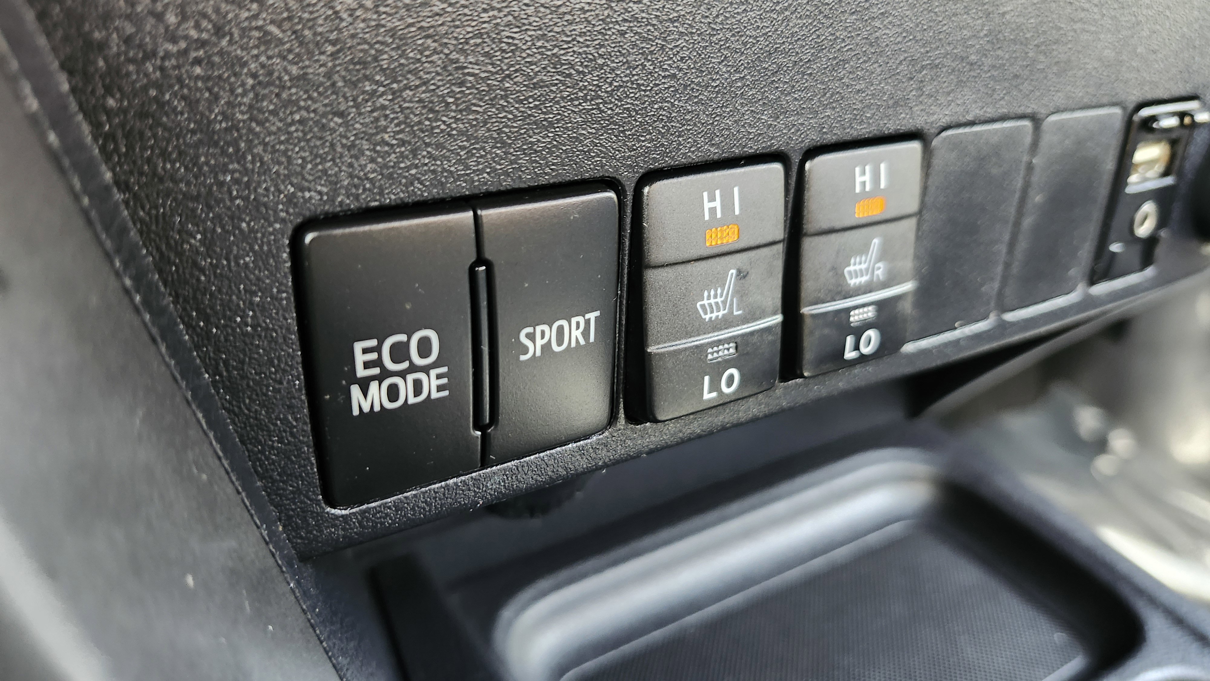 Used 2016 Toyota RAV4 SE image 8