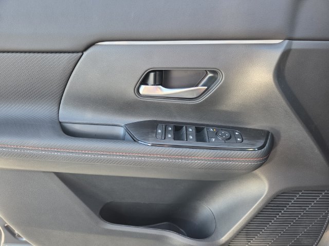 New 2027 Nissan Kicks SR FWD image 20