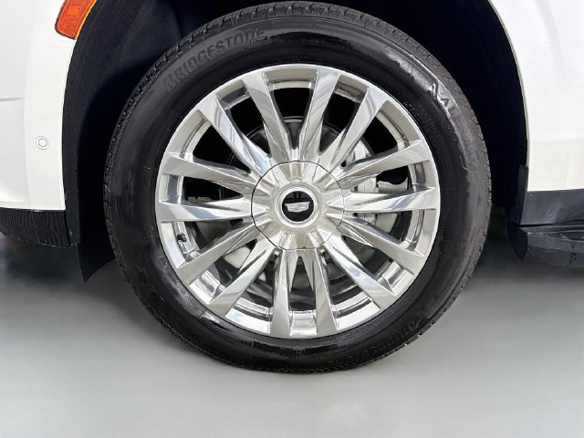Used 2023 Cadillac Escalade ESV Premium Luxury AWD/4WD image 37