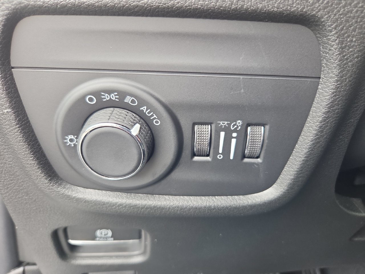 New 2026 Jeep Grand Cherokee Altitude AWD/4WD image 32