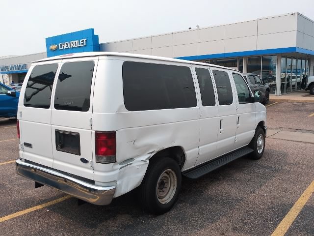 Used 2013 Ford E-150 and Econoline 150 Wagon RWD image 4