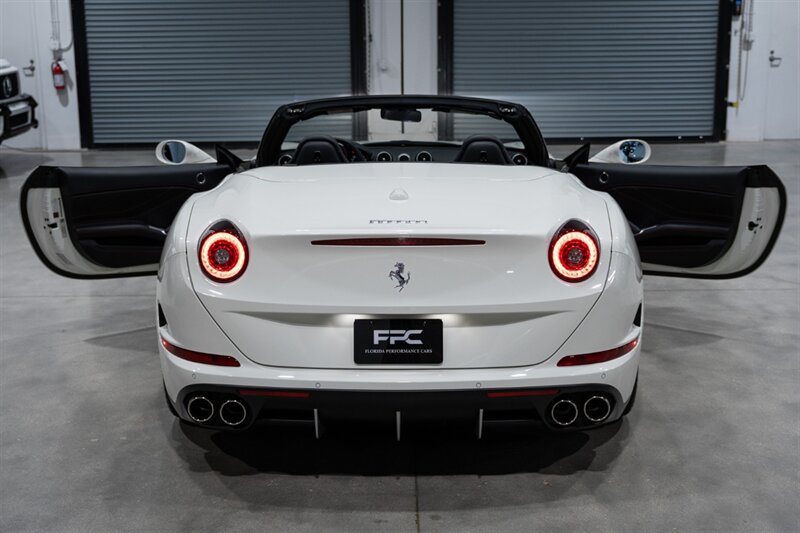 Used 2016 Ferrari California T RWD image 39