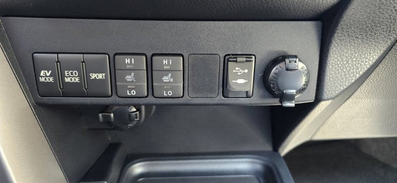 Used 2016 Toyota RAV4 Limited AWD/4WD image 21
