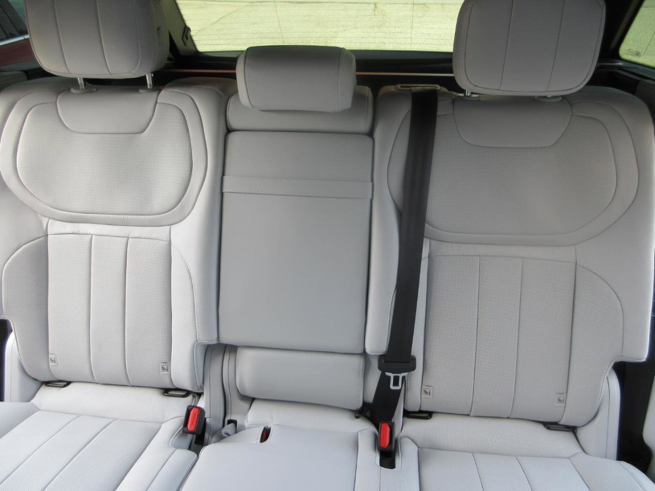 Used 2024 Land Rover Range Rover Sport SE image 40