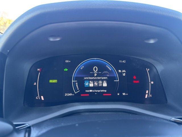 Used 2025 Toyota Camry LE image 11