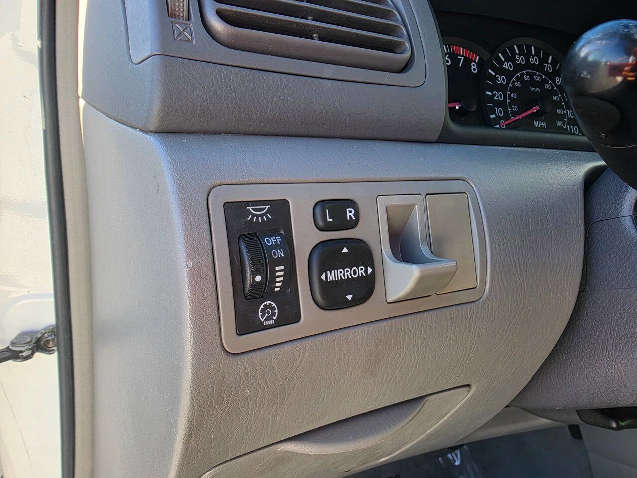 Used 2004 Toyota Corolla CE image 46