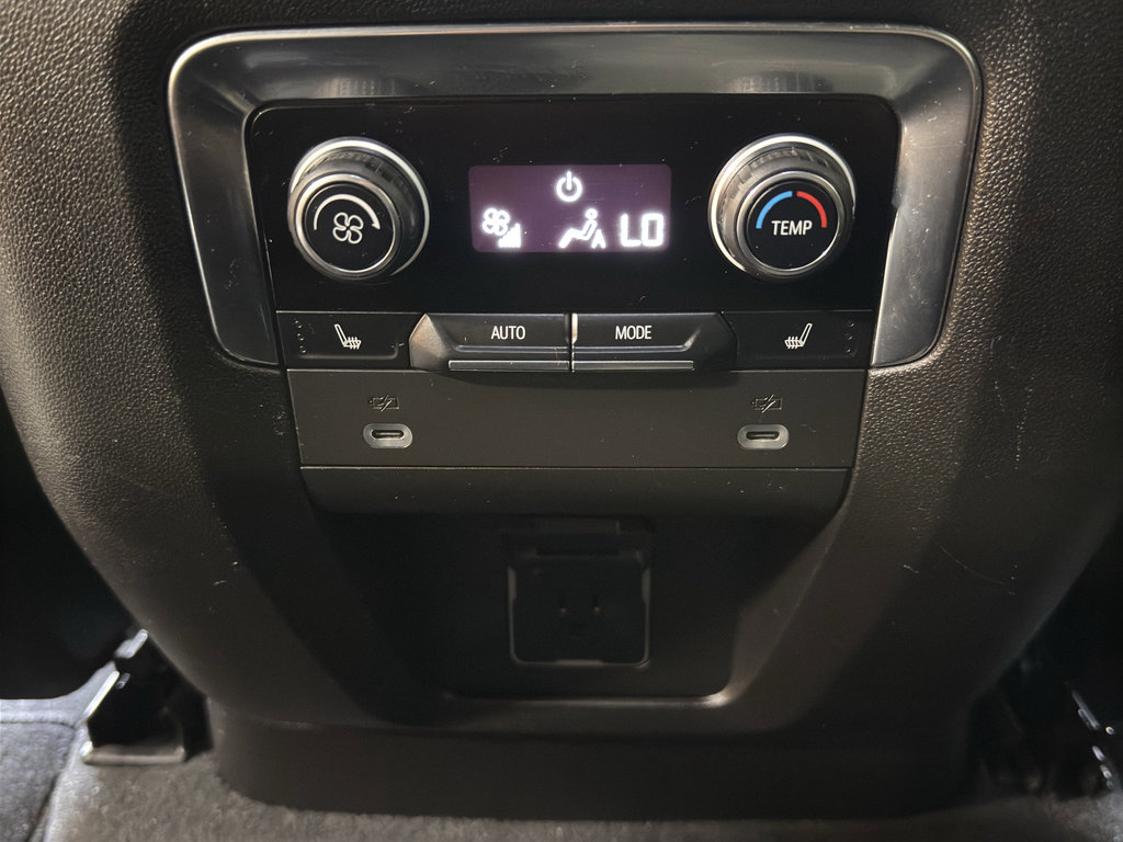 Used 2022 Chevrolet Suburban High Country AWD/4WD image 14