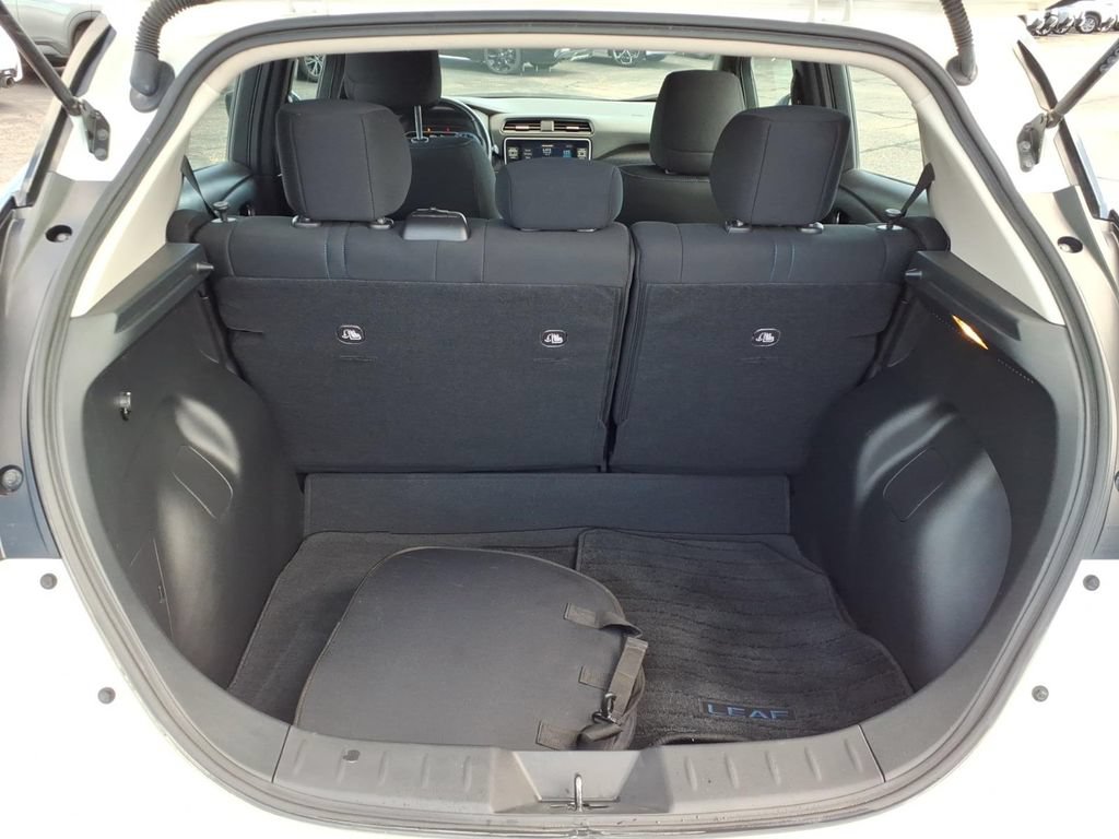 Certified 2025 Nissan Leaf SV Plus FWD image 12