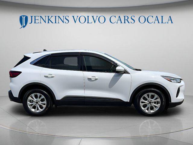 Used 2023 Ford Escape Active w/ Tech Pack #2 FWD image 2