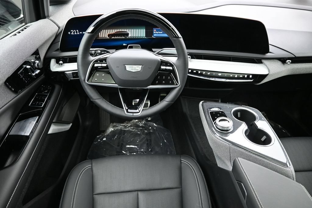 Used 2025 Cadillac Optiq Sport 2 AWD/4WD image 12
