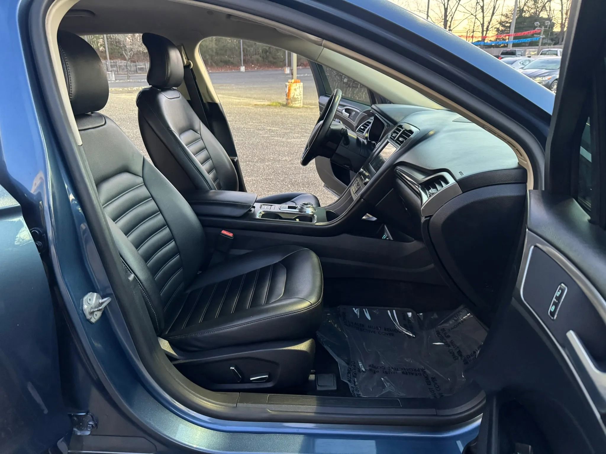 Used 2019 Ford Fusion SEL image 18