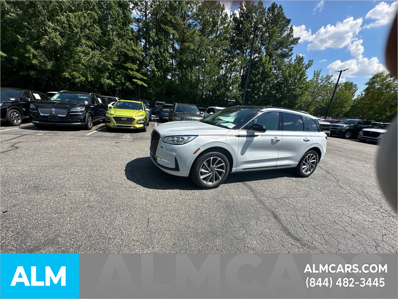 Used 2025 Lincoln Corsair Grand Touring AWD/4WD image 39