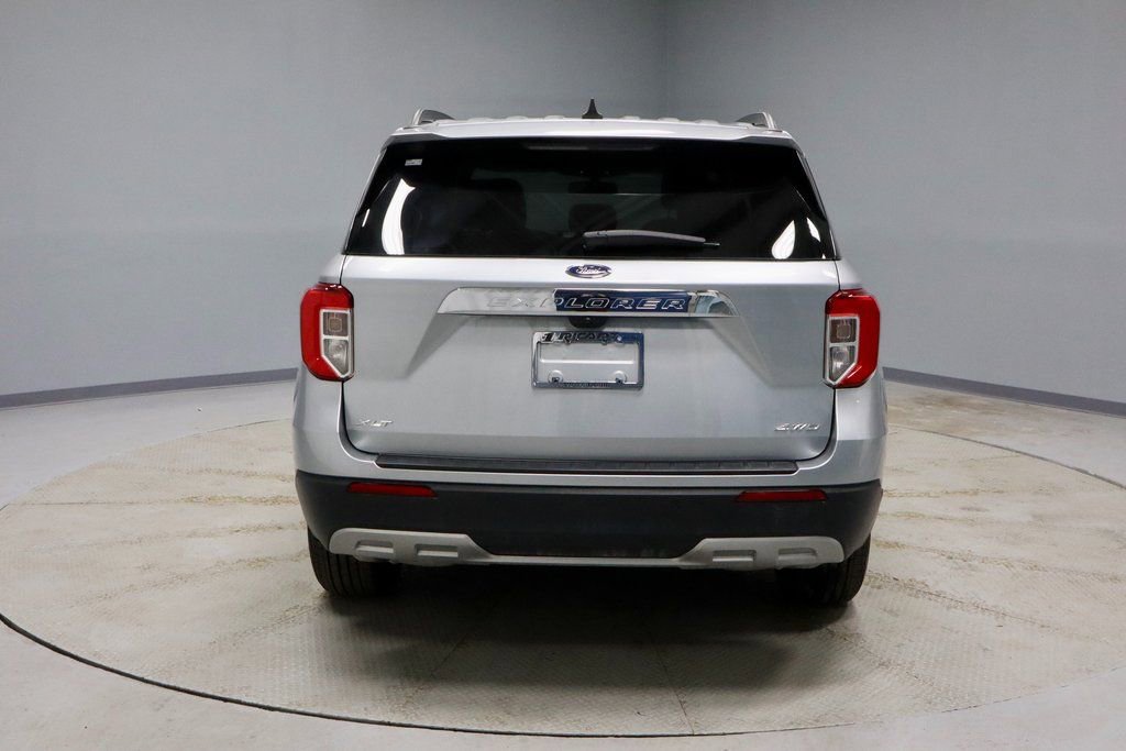 Certified 2022 Ford Explorer XLT w/ Equipment Group 202A image 10
