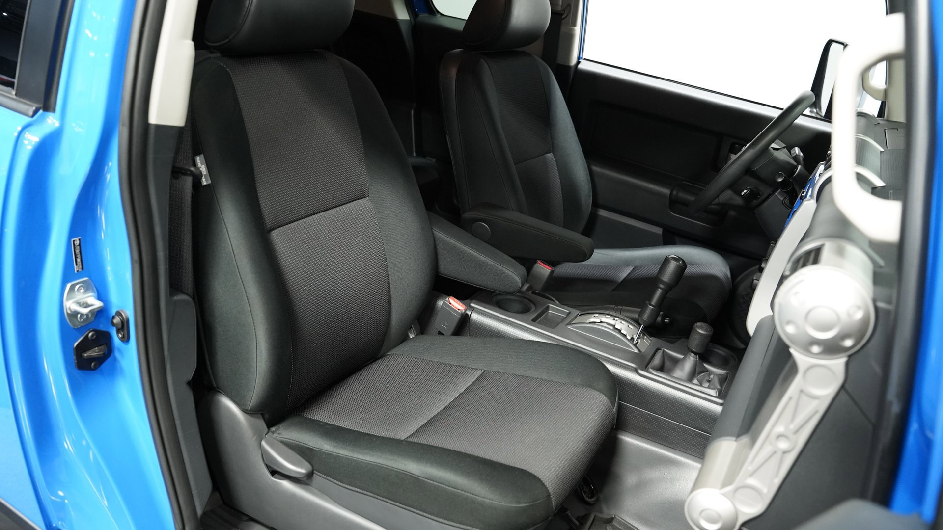 Used 2008 Toyota FJ Cruiser 4WD image 38