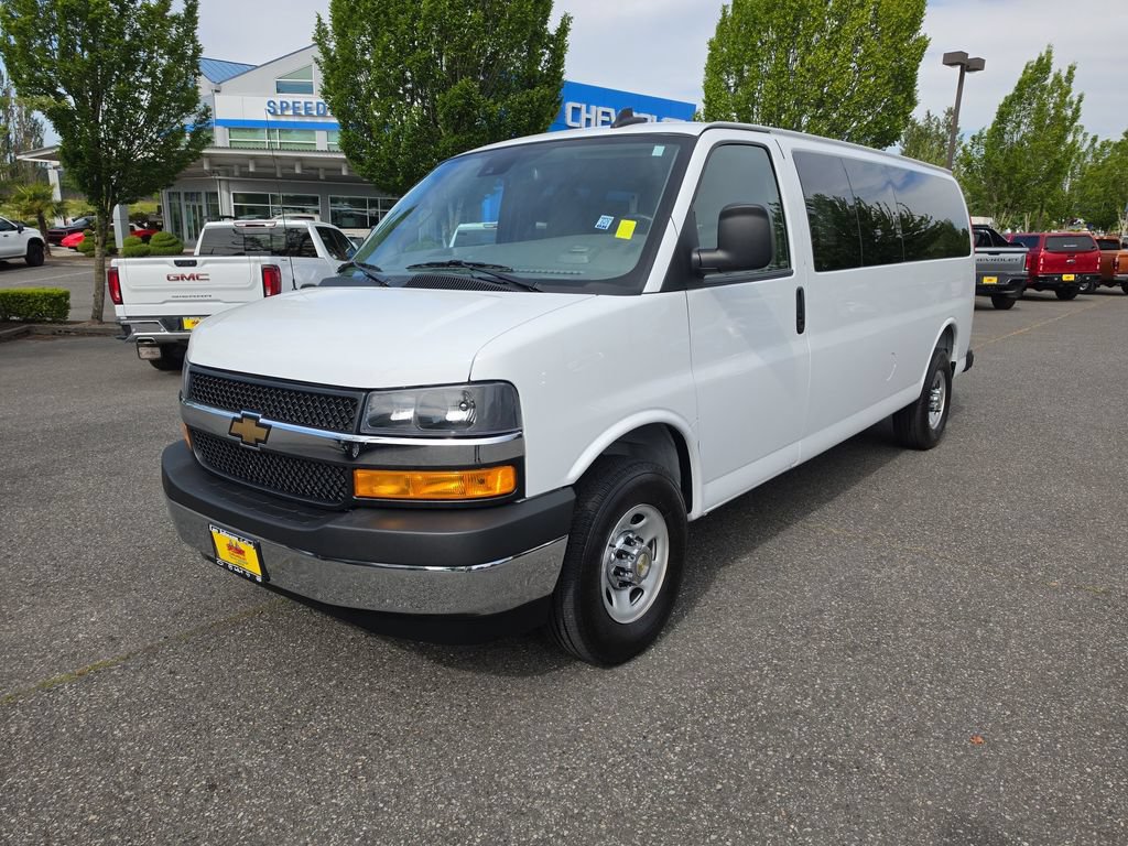 Certified 2025 Chevrolet Express 3500 LT w/ LT Preferred Equipment Group RWD image 1