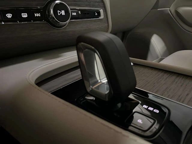 Used 2024 Volvo XC90 B6 Core AWD/4WD image 80