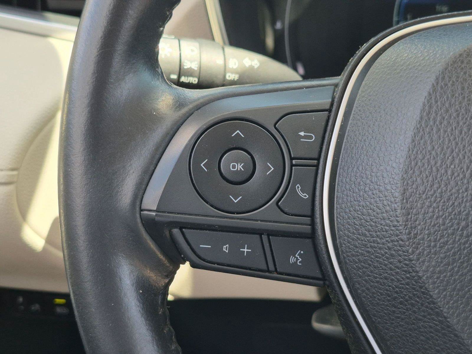 Used 2023 Toyota Corolla Cross XLE w/ Convenience Package AWD/4WD image 27