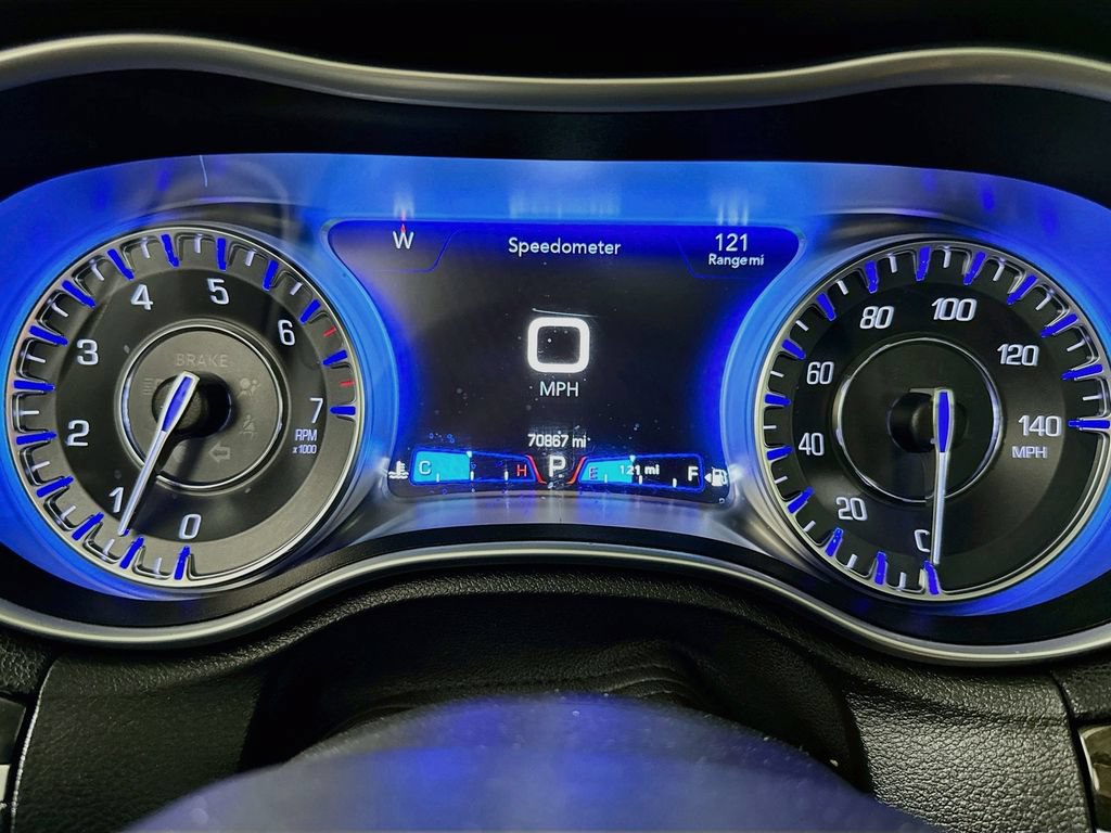 Used 2019 Chrysler 300 Limited RWD image 12