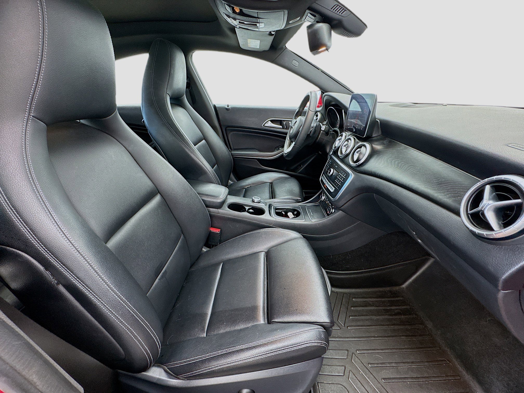 Used 2018 Mercedes-Benz CLA 250 image 20