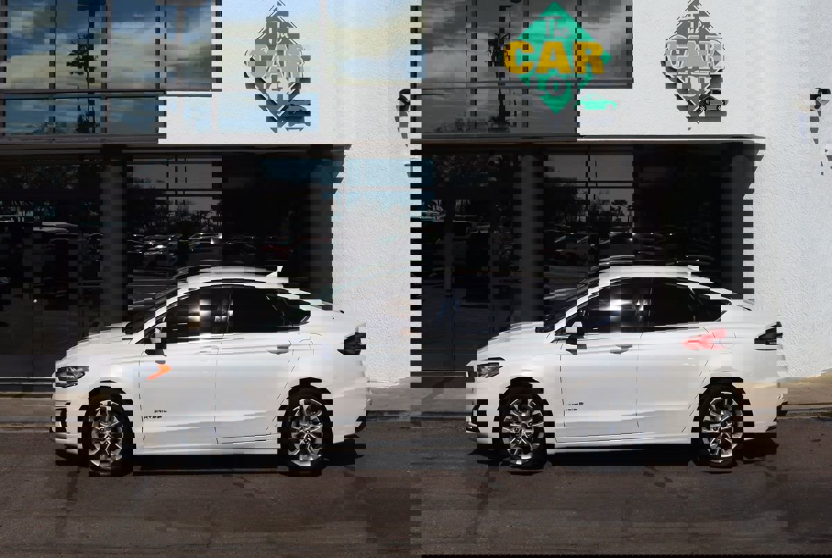 Used 2019 Ford Fusion SE image 8