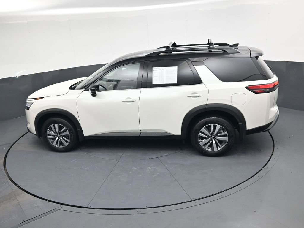 Used 2024 Nissan Pathfinder SL image 34
