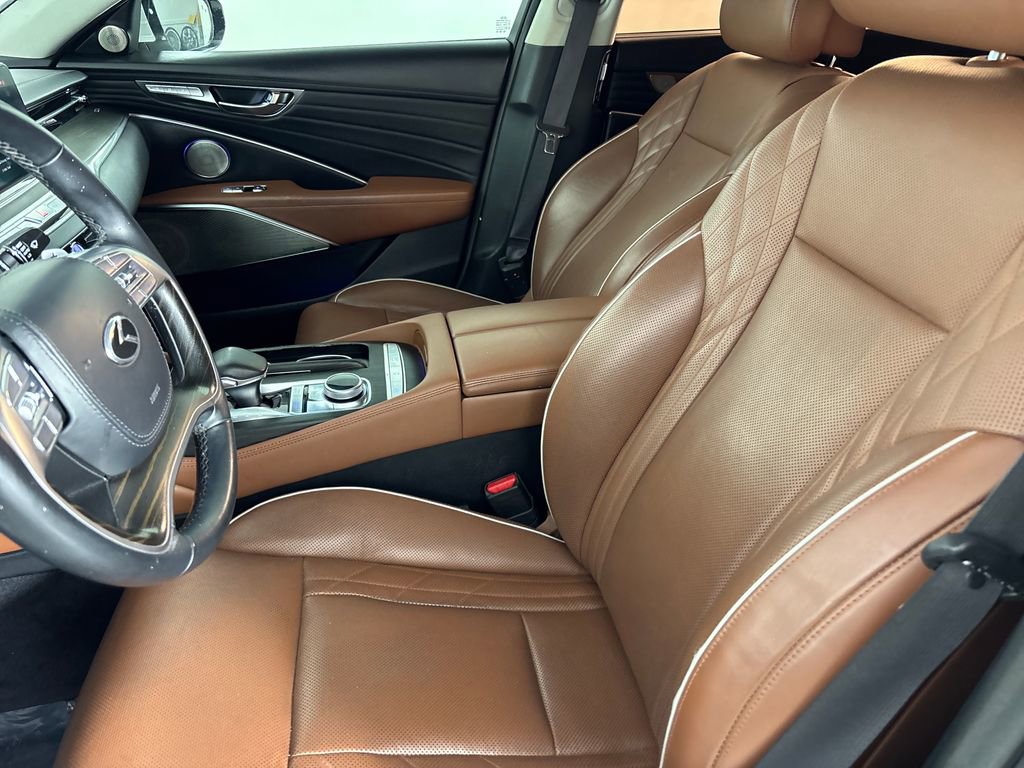 Used 2019 Kia K900 Luxury w/ VIP Package image 8