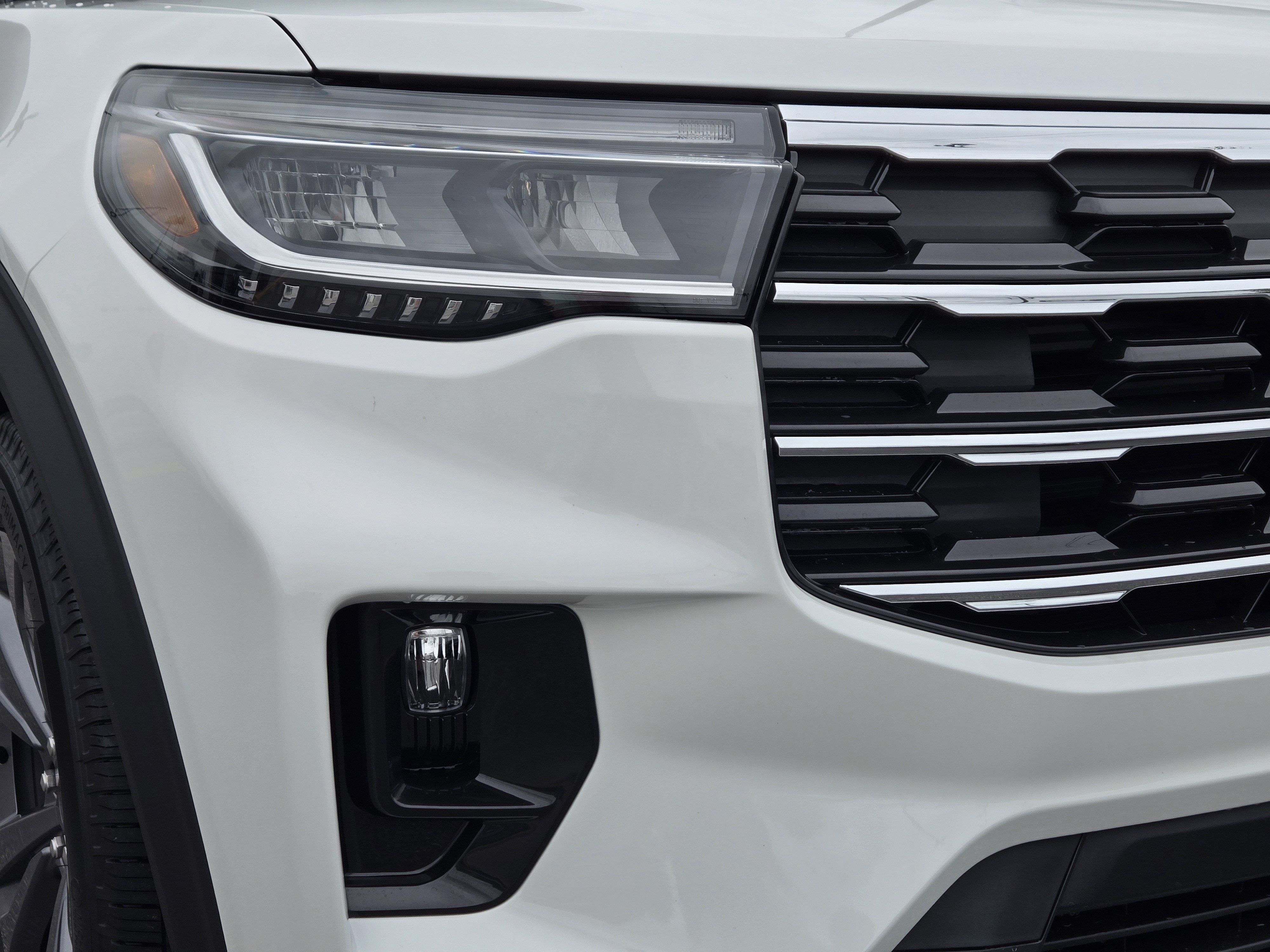 New 2026 Ford Explorer Active w/ Active Comfort Package AWD/4WD image 4