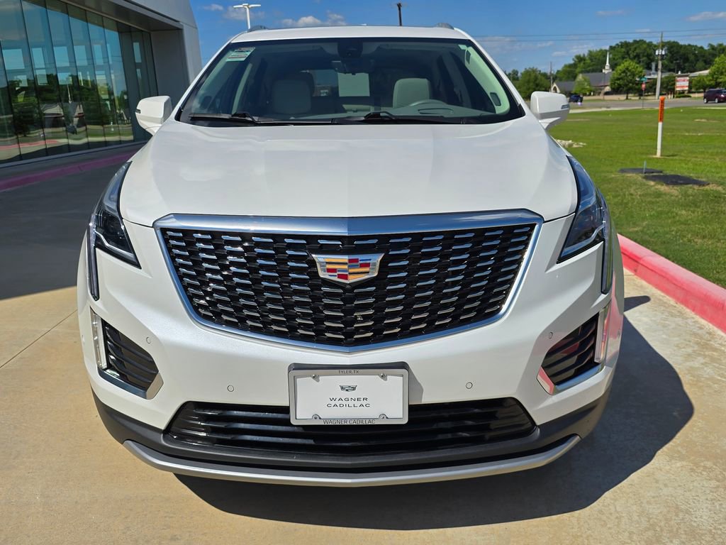 Used 2022 Cadillac XT5 Premium Luxury w/ Technology Package FWD image 8