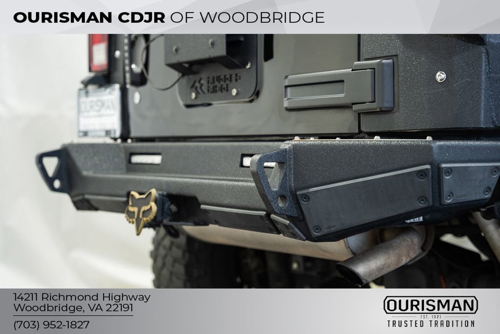 Used 2018 Jeep Wrangler Unlimited Rubicon w/ Connectivity Group image 7