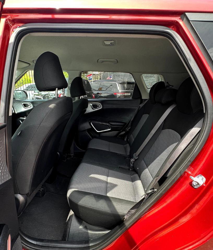 Used 2024 Kia Soul LX w/ Option Group 015 FWD image 24