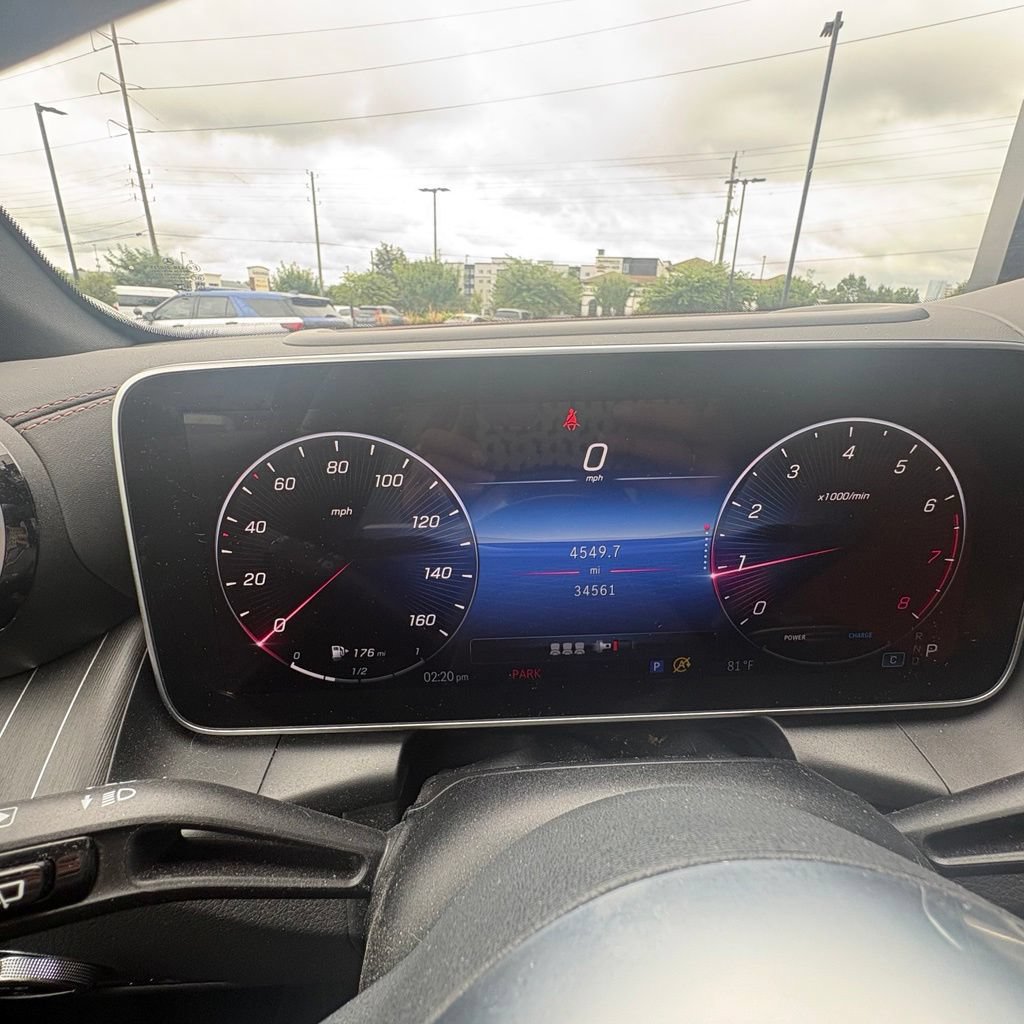 Used 2023 Mercedes-Benz GLC 300 4MATIC image 12