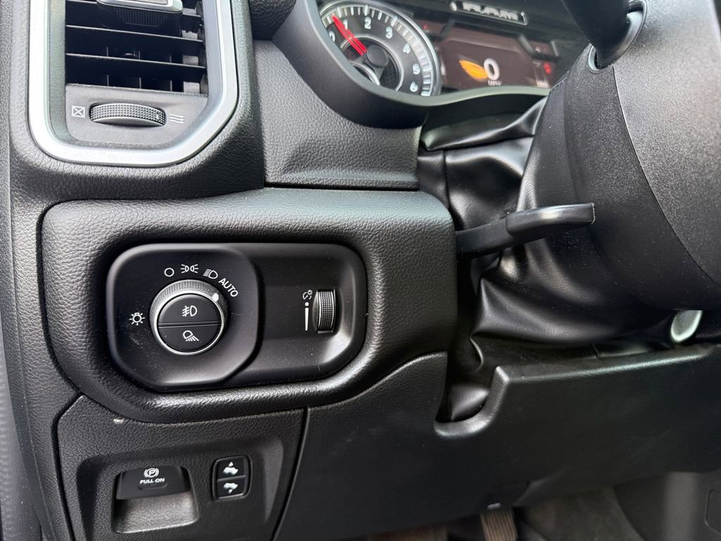 Used 2022 RAM 1500 Big Horn AWD/4WD image 17